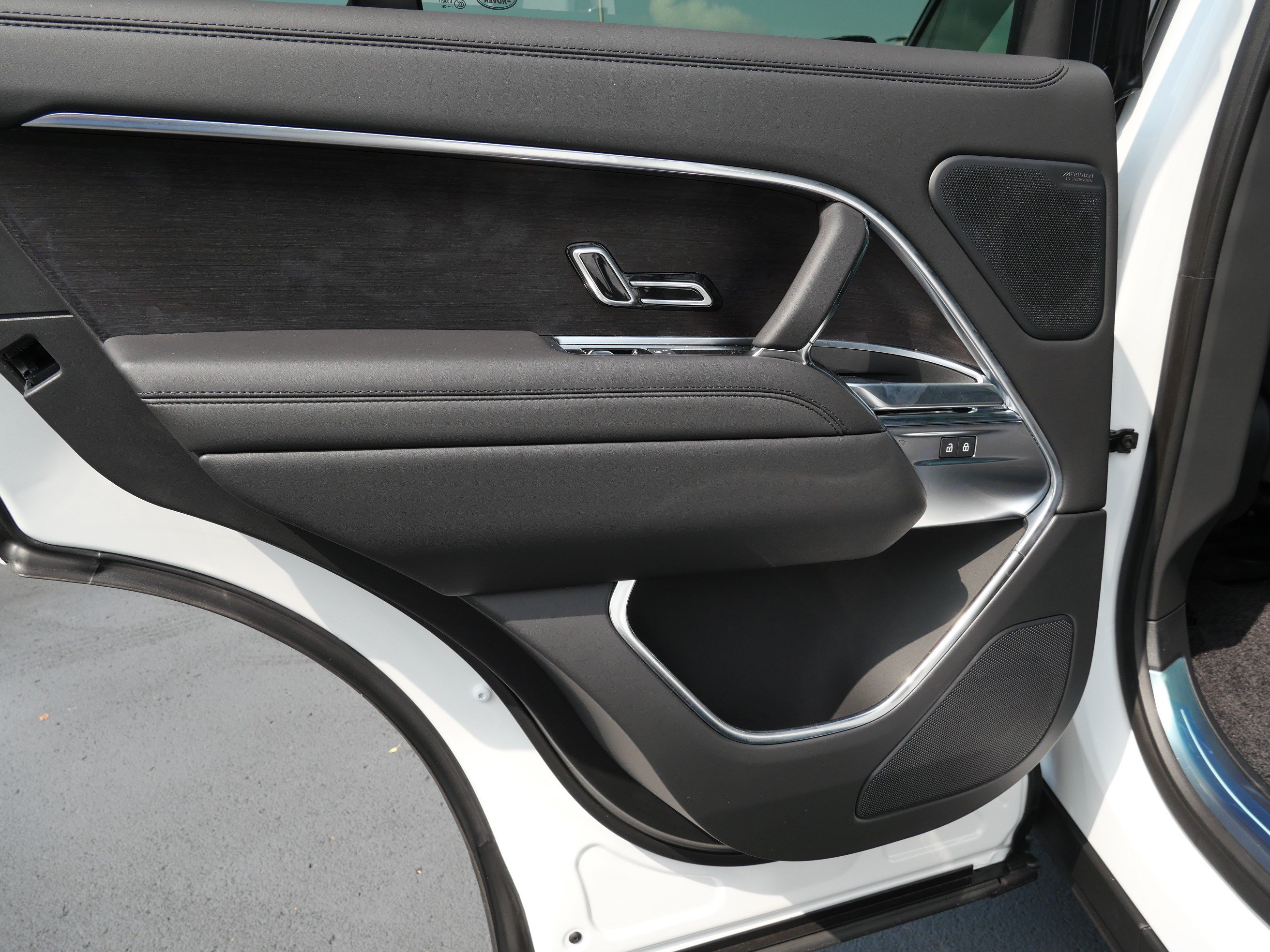 New 2026 Land Rover Range Rover SE AWD/4WD image 6