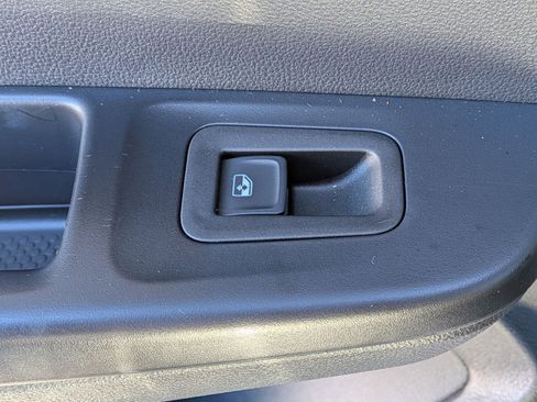 Used 2023 Volkswagen Taos SE w/ Panoramic Sunroof Package image 28