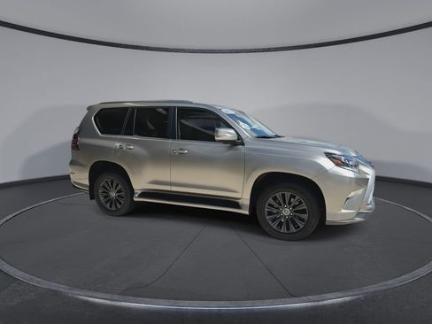 Used 2023 Lexus GX 460 Premium w/ Accessory Package image 2