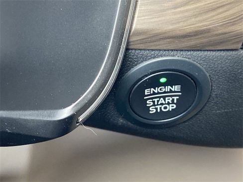 Used 2020 Ford Escape Titanium image 20