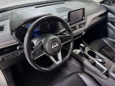 Used 2024 Nissan Altima 2.5 SR image 11