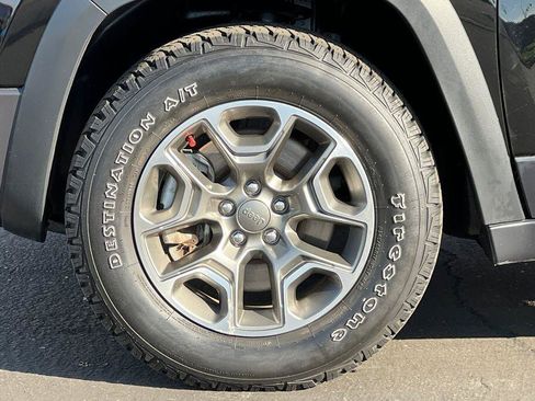 Used 2022 Jeep Cherokee Trailhawk w/ Technology Group B image 25