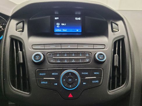Used 2018 Ford Focus SE w/ Cold Weather Package FWD image 25