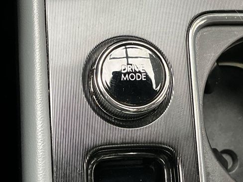 Used 2022 Lincoln Corsair AWD w/ Premium Package image 24