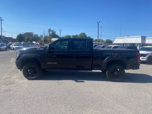 Used 2022 GMC Sierra 2500 AT4 w/ AT4 Preferred Package AWD/4WD image 3