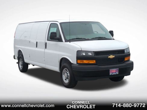 New 2026 Chevrolet Express 2500 Extended RWD image 3