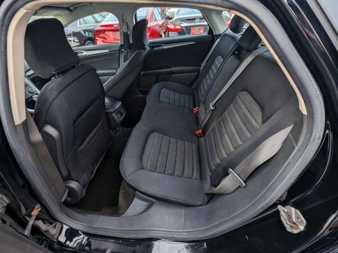 Used 2016 Ford Fusion SE image 18
