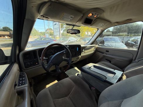 Used 2005 Chevrolet Avalanche LS w/ Chrome Exterior Package image 27