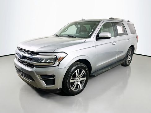 Used 2024 Ford Expedition Limited image 3