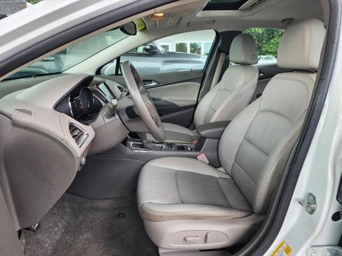 Used 2017 Chevrolet Cruze Premier FWD image 11