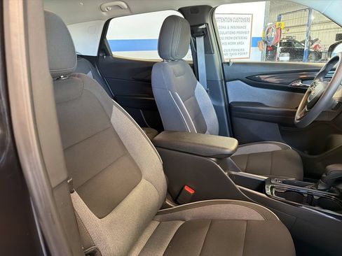 Used 2025 Chevrolet TrailBlazer LT AWD/4WD image 29
