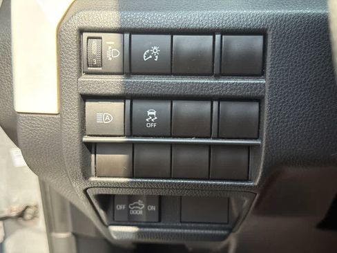 Used 2024 Toyota Tacoma TRD Off-Road AWD/4WD image 33