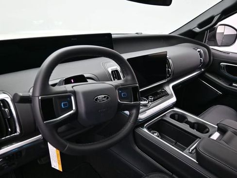 New 2026 Ford Expedition Max Platinum w/ Stealth Performance Package AWD/4WD image 25