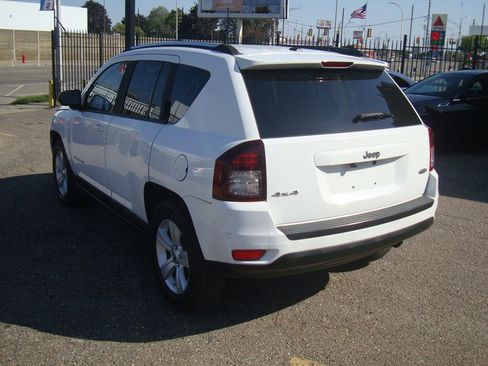 Used 2011 Jeep Compass Latitude w/ Sun/Sound Group image 3