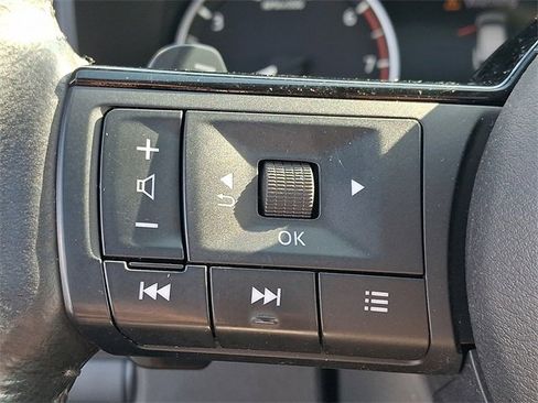 Used 2021 Nissan Rogue SL w/ Premium Package image 29