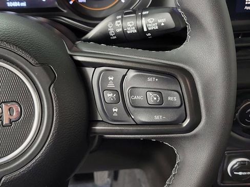 Used 2026 Jeep Wrangler Unlimited Rubicon AWD/4WD image 25