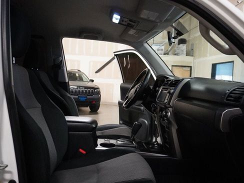 Used 2016 Toyota 4Runner SR5 Premium AWD/4WD image 8