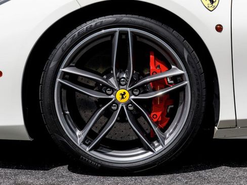 Used 2019 Ferrari 488 Spider RWD image 43