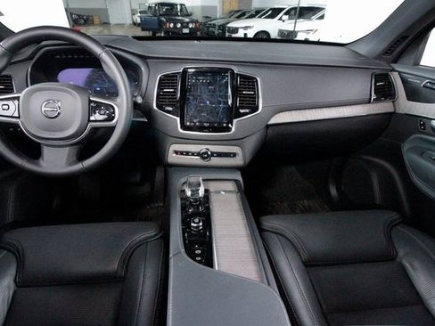 Certified 2024 Volvo XC90 T8 Ultimate w/ Protection Package Premier image 6
