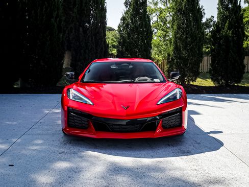 Used 2025 Chevrolet Corvette Z06 RWD image 3