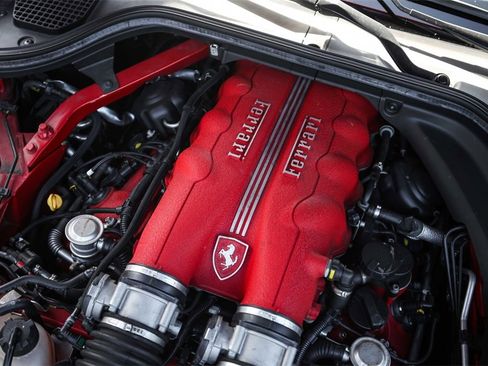 Certified 2014 Ferrari California image 21