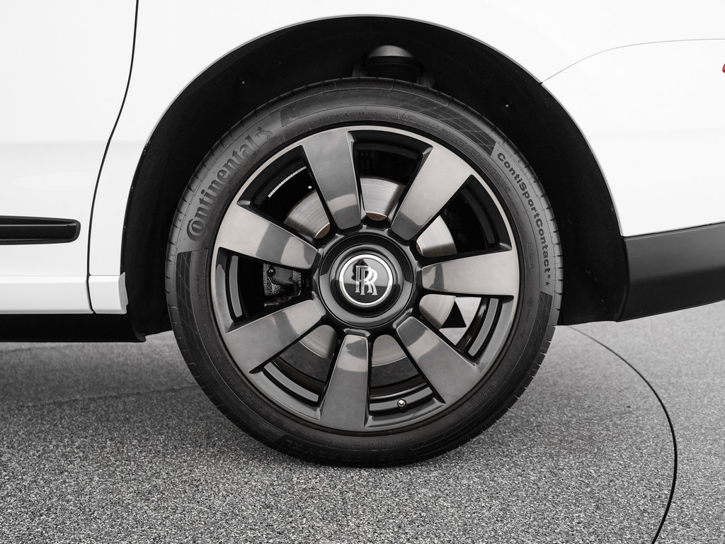 Used 2019 Rolls-Royce Cullinan AWD/4WD image 36