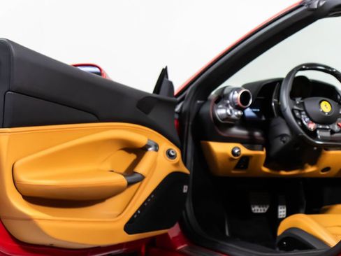 Certified 2023 Ferrari F8 Tributo RWD image 34