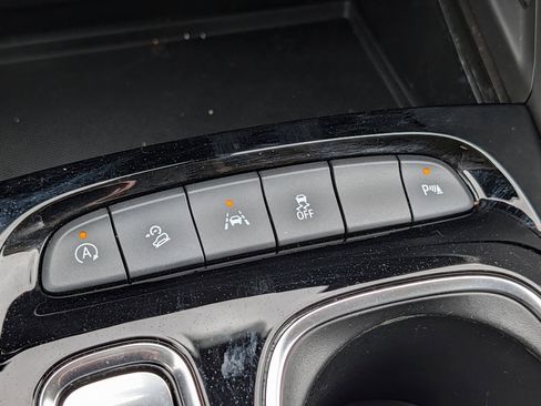 Used 2023 Buick Envision Essence AWD/4WD image 41