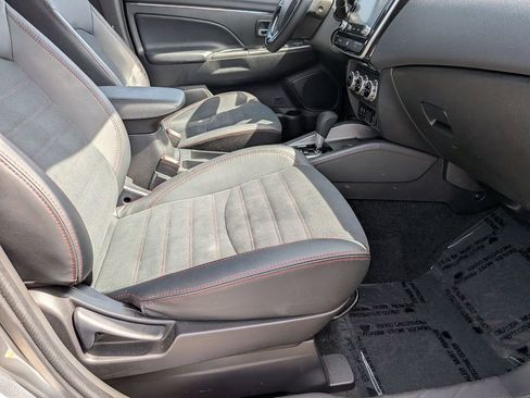 Used 2025 Mitsubishi Outlander Sport SE AWD/4WD image 28