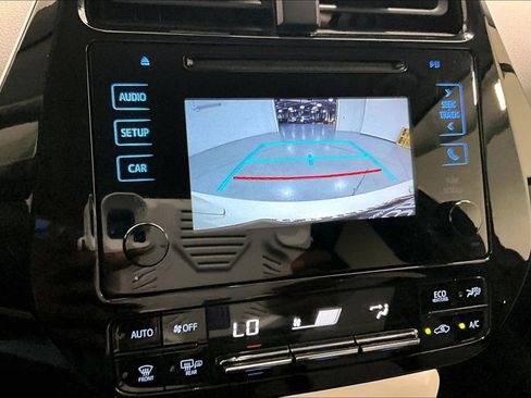 Used 2018 Toyota Prius One FWD image 27