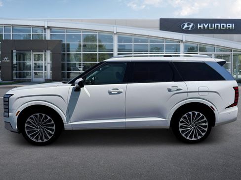 New 2026 Hyundai Palisade Calligraphy FWD image 3