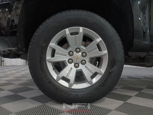 Used 2017 Chevrolet Colorado LT w/ LT Convenience Package AWD/4WD image 17