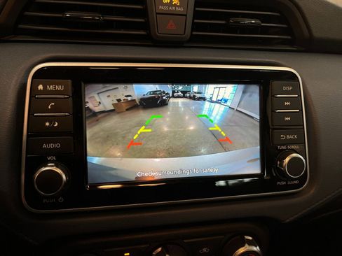 Used 2025 Nissan Versa SV FWD image 23