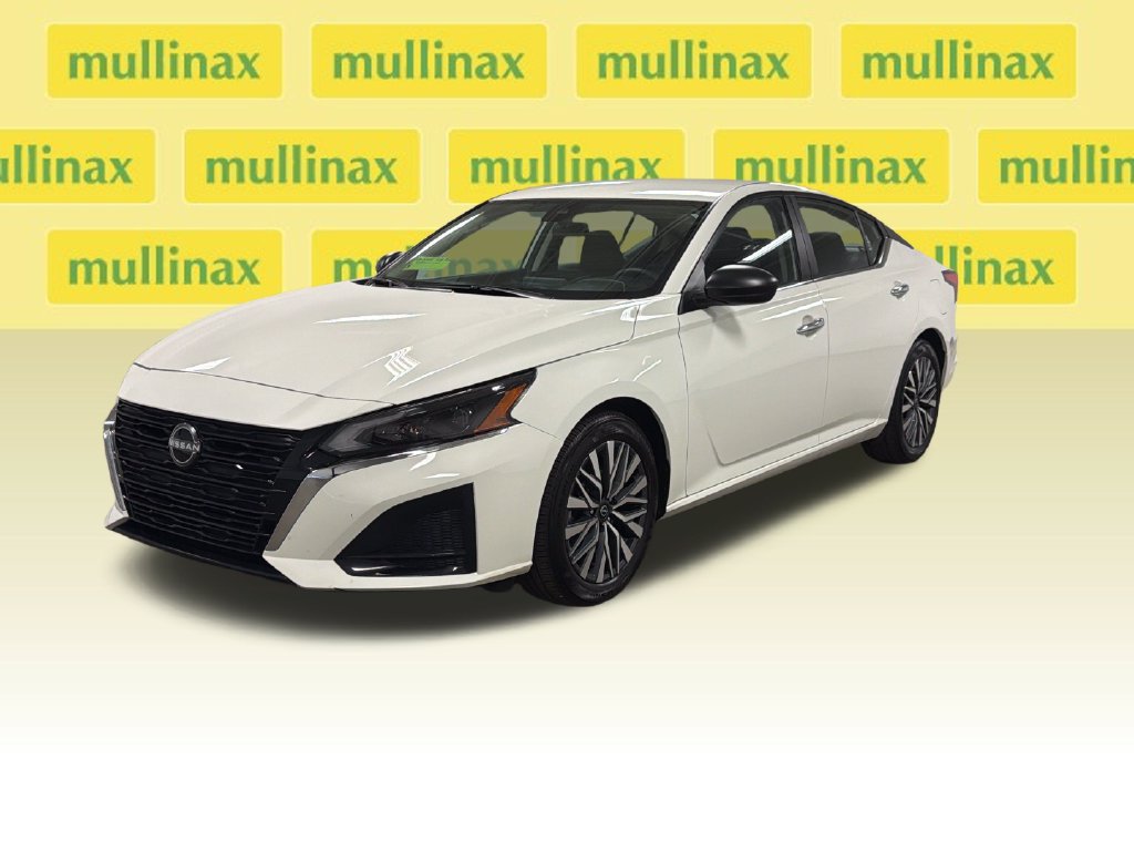 Used 2025 Nissan Altima 2.5 SV FWD image 8
