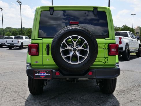 Used 2019 Jeep Wrangler Unlimited Sahara w/ Quick Order Package 24M Moab AWD/4WD image 7