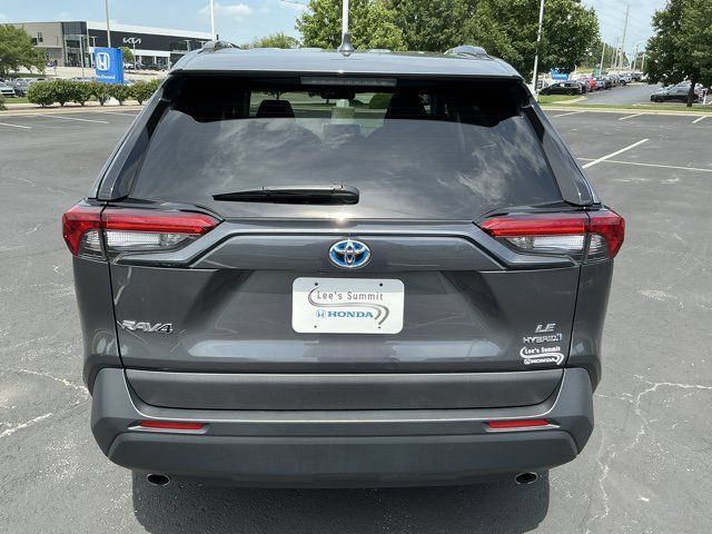 Used 2024 Toyota RAV4 LE AWD/4WD image 4