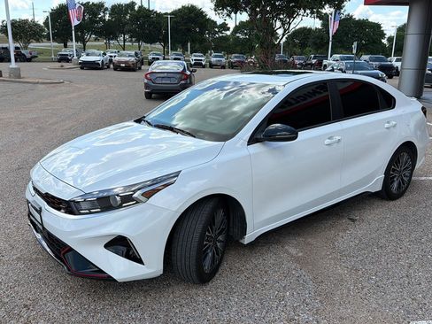 Used 2024 Kia Forte GT-Line w/ GT-Line Premium Package FWD image 7