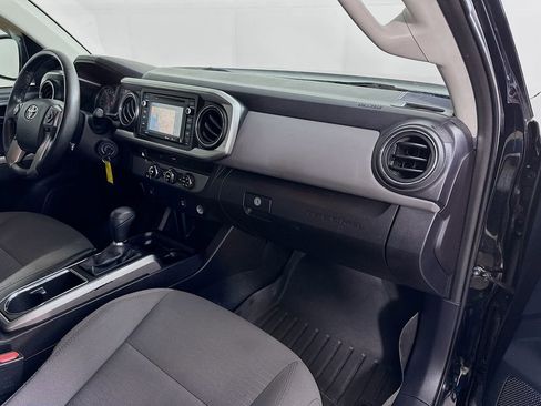 Used 2016 Toyota Tacoma SR5 image 33