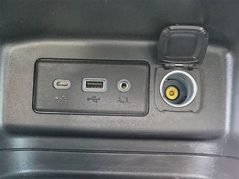 Used 2022 Chevrolet Equinox LT w/ Driver Convenience Package image 29