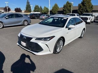 Used 2021 Toyota Avalon Limited video 1