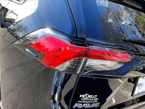Certified 2025 Toyota RAV4 XLE image 30
