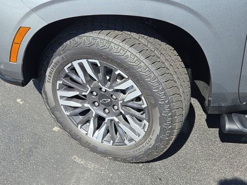 New 2025 Chevrolet Suburban Z71 w/ Z71 Off-Road Package image 34