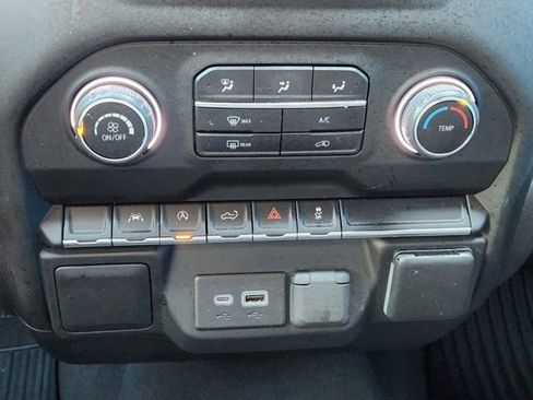 Used 2023 Chevrolet Silverado 1500 Custom image 22