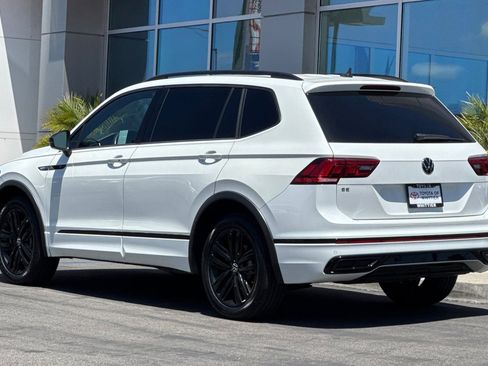 Used 2022 Volkswagen Tiguan SE R-Line FWD image 7
