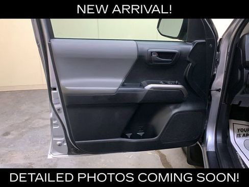 Used 2019 Toyota Tacoma SR5 AWD/4WD image 24