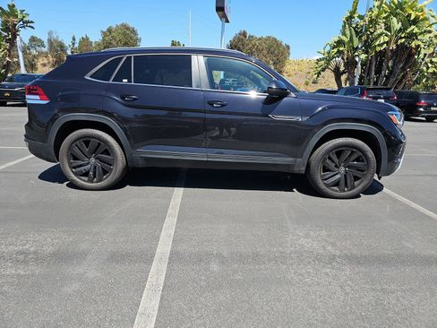 Used 2022 Volkswagen Atlas Cross Sport SE image 4