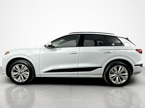 Used 2025 Audi Q6 e-tron Premium w/ Convenience Package RWD image 2