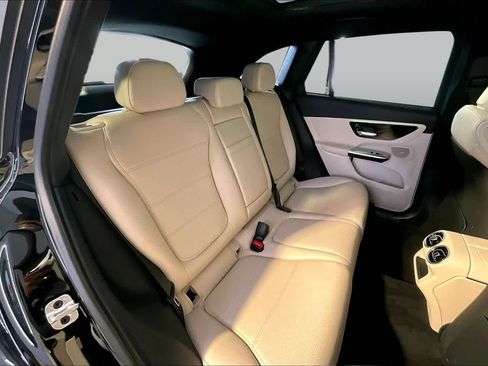 Used 2026 Mercedes-Benz GLC 300 4MATIC image 20