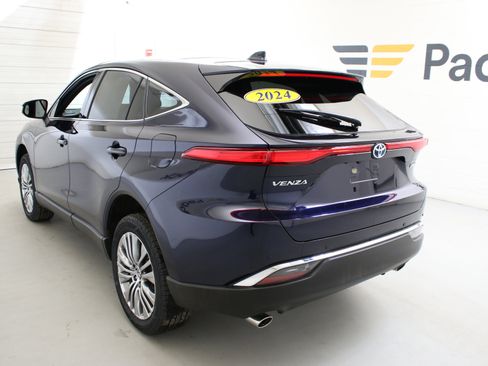 Used 2024 Toyota Venza Limited image 7