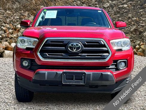 Used 2019 Toyota Tacoma SR5 AWD/4WD image 3